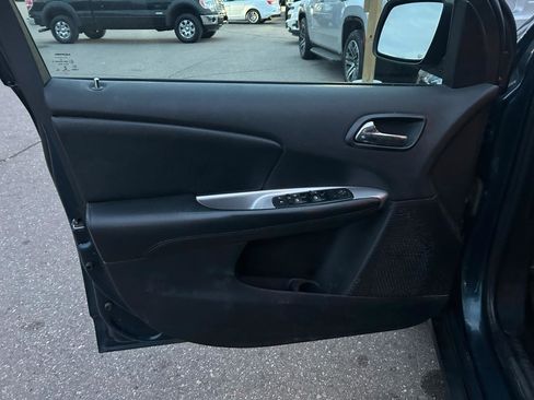 Used 2014 Dodge Journey SXT w/ Flexible Seating Group image 14