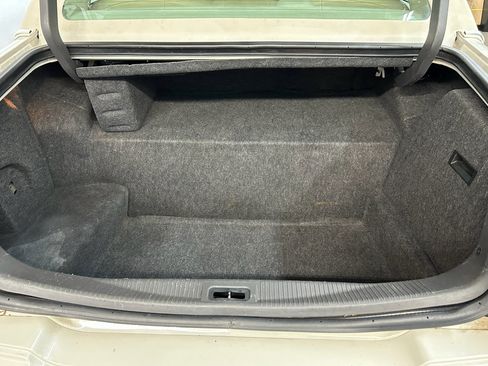 Used 2004 Lincoln Town Car Ultimate image 29