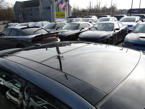 Used 2017 Nissan Maxima Platinum image 11