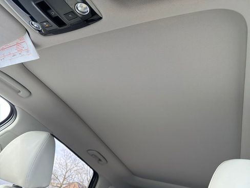 Used 2025 Kia Sorento S w/ Panoramic Sunroof Package image 25