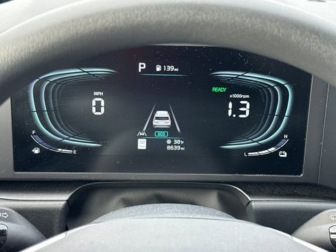 Used 2024 Kia Niro LX image 22