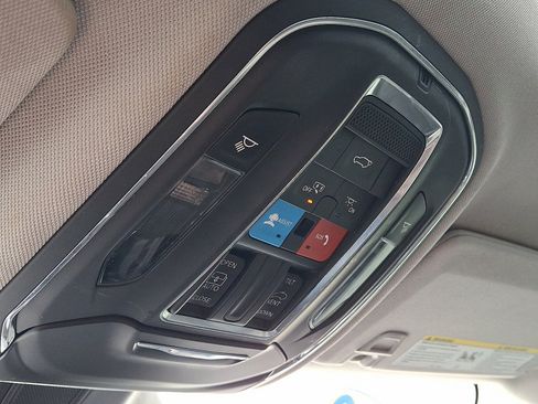 Certified 2023 Jeep Grand Cherokee Laredo w/ Luxury Tech Group I image 32