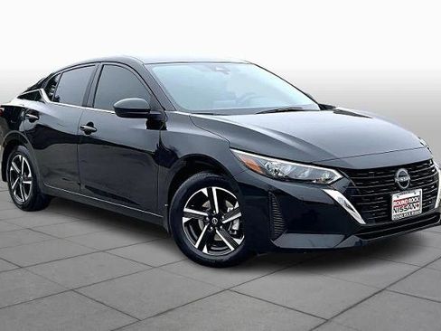 Certified 2025 Nissan Sentra SV w/ Trunk Package image 3