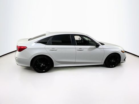 Used 2023 Honda Civic Sport image 4