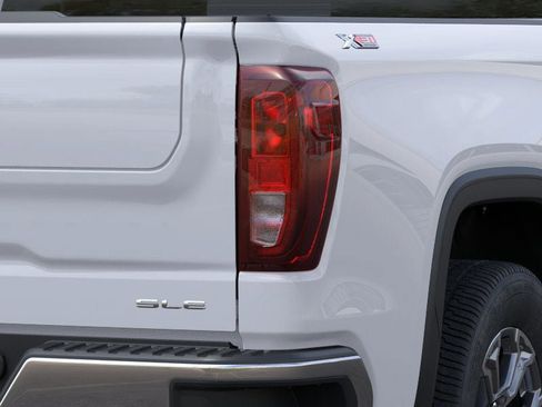 New 2026 GMC Sierra 1500 SLE image 49
