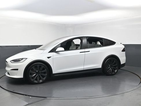 Used 2023 Tesla Model X image 10