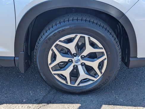 Used 2019 Subaru Forester Premium image 9