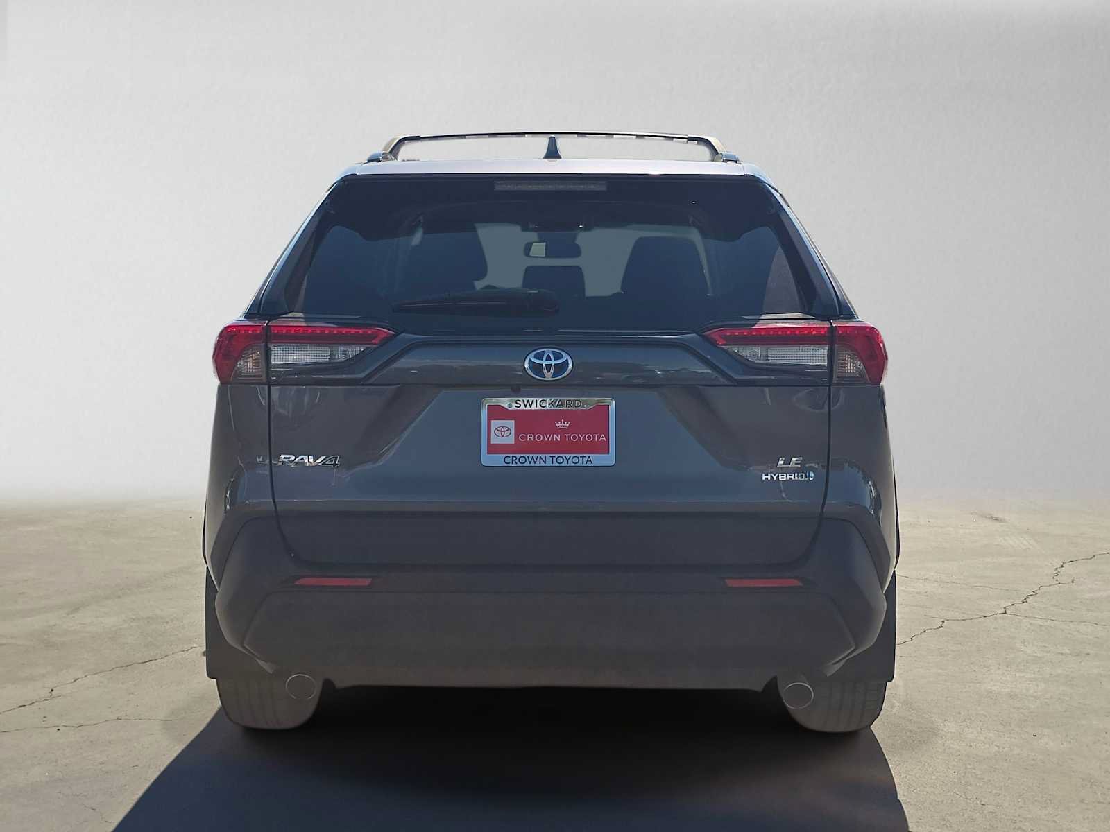 Used 2024 Toyota RAV4 LE AWD/4WD image 4