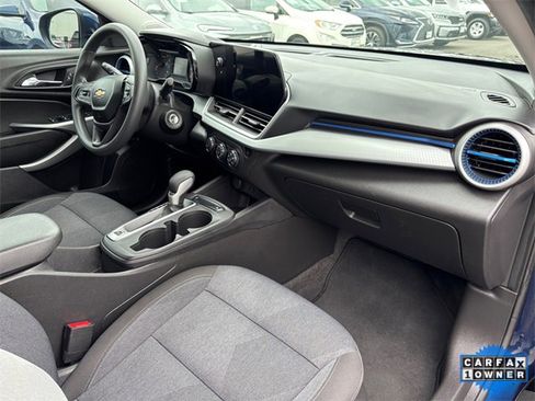 Used 2024 Chevrolet Trax LS w/ LS Convenience Package image 31