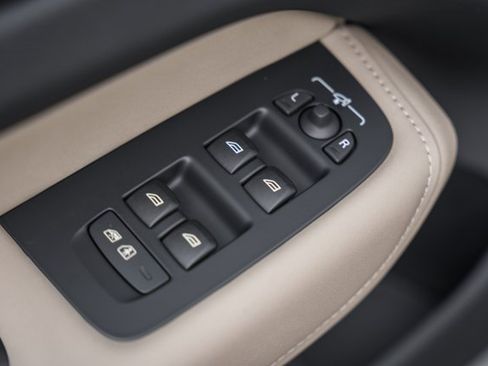 New 2026 Volvo XC60 B5 Plus w/ Protection Package Premier image 42