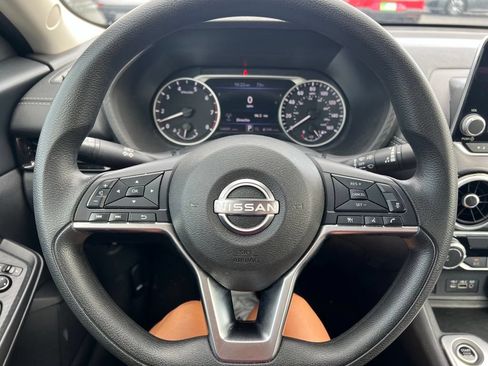 Used 2025 Nissan Sentra SV FWD image 10