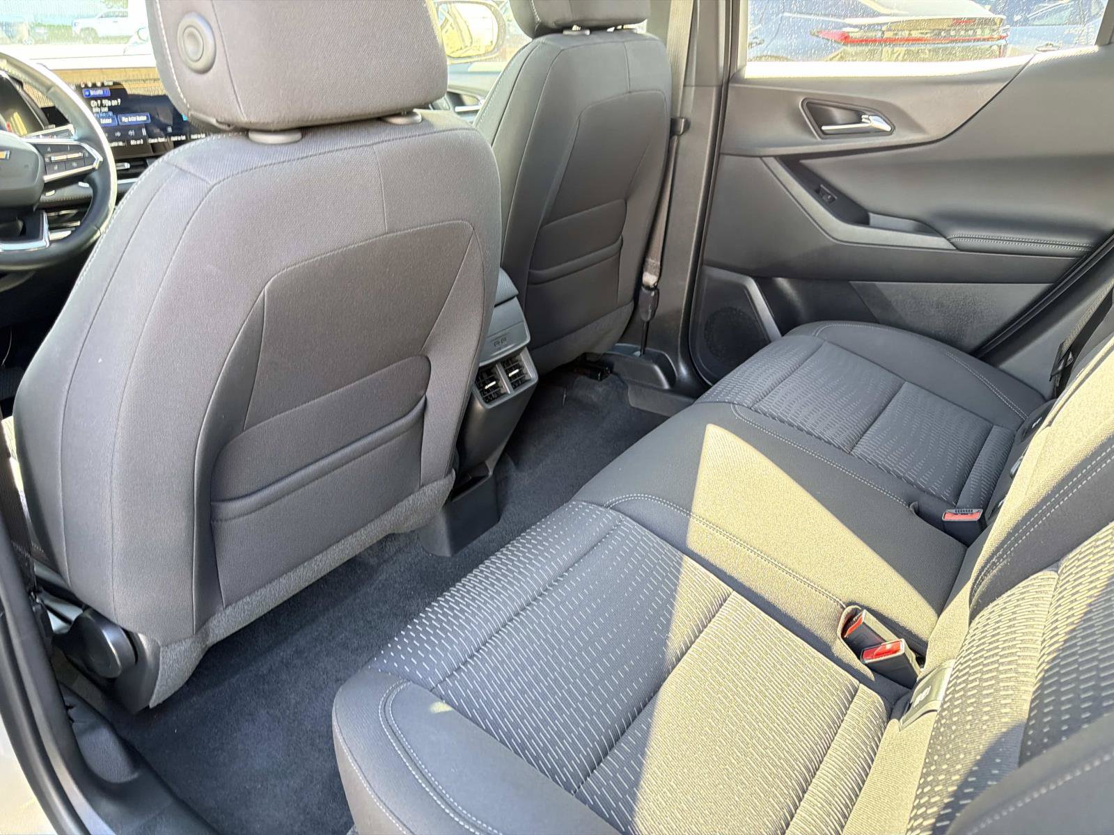 Used 2025 Chevrolet Equinox LT w/ Safety and Technology Package FWD image 13