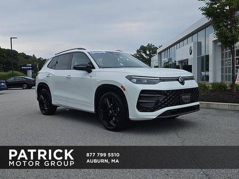 Used 2026 Volkswagen Tiguan SE R-Line AWD/4WD image 1