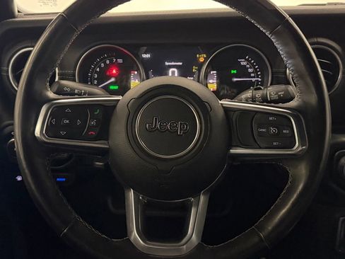 Used 2022 Jeep Wrangler Unlimited Sahara w/ Cold Weather Group AWD/4WD image 16