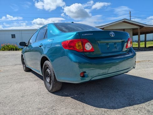 Used 2010 Toyota Corolla LE FWD image 9
