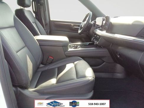Used 2025 Chevrolet Tahoe LT AWD/4WD image 16