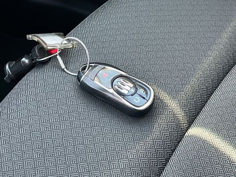 Used 2025 Buick Encore GX Preferred image 22