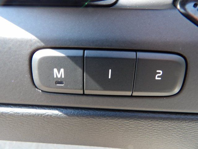 Used 2019 Volvo XC40 T5 Momentum AWD/4WD image 15