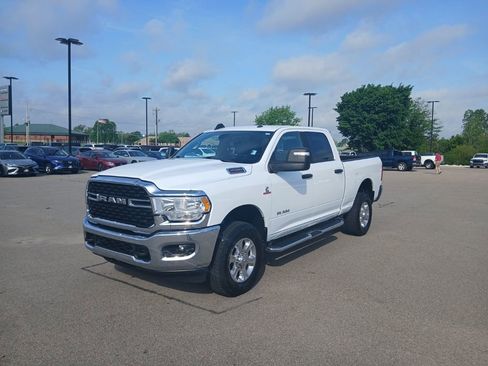 Used 2024 RAM 2500 Big Horn w/ Off Road Package AWD/4WD image 4