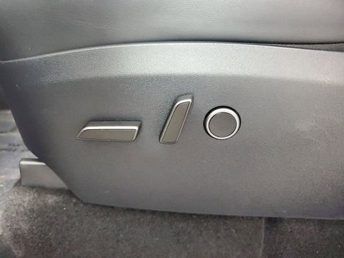 Used 2024 Tesla Model Y Long Range image 29