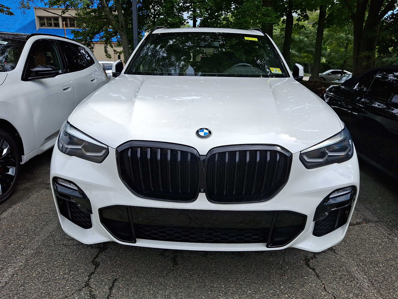 Used 2021 BMW X5 xDrive40i w/ M Sport Package AWD/4WD image 2