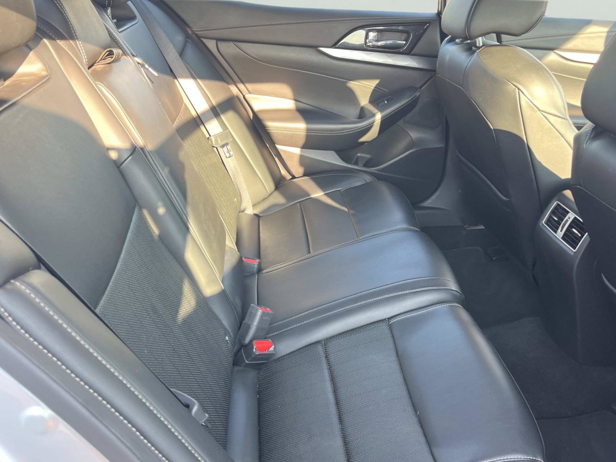 Used 2023 Nissan Maxima SV w/ Floor Mat Group FWD image 17