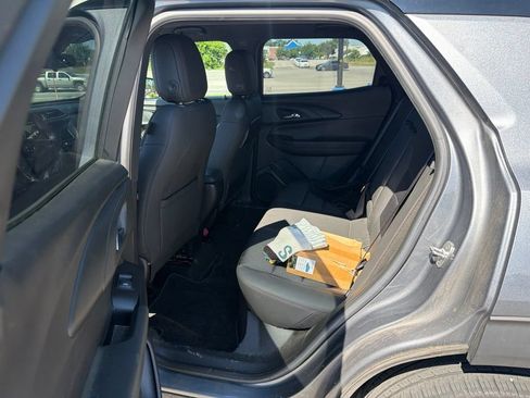 Used 2021 Chevrolet TrailBlazer RS FWD image 7