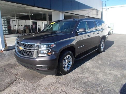 Used 2018 Chevrolet Suburban LT image 7