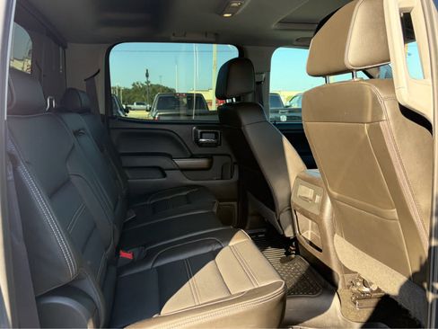 Used 2017 GMC Sierra 2500 Denali w/ Duramax Plus Package AWD/4WD image 5