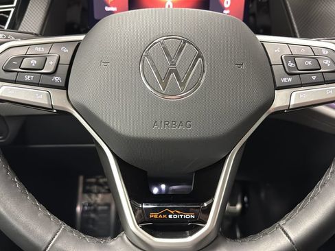 Used 2025 Volkswagen Atlas Peak Edition SE AWD/4WD image 16