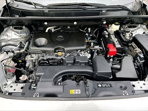 Used 2022 Toyota RAV4 XLE image 15