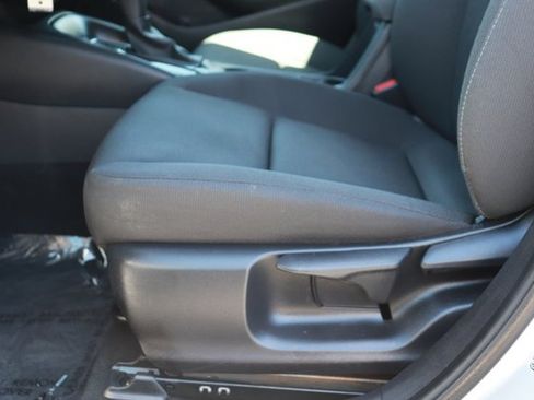 Used 2023 Toyota Corolla LE FWD image 11