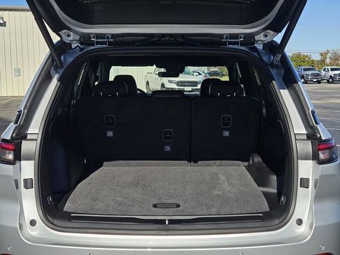 New 2025 Jeep Grand Cherokee Limited image 10