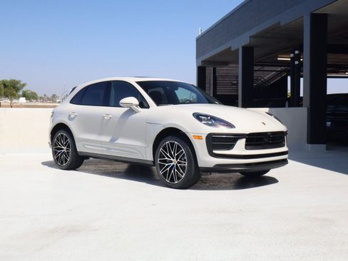 New 2026 Porsche Macan AWD/4WD image 7