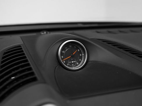 Certified 2018 Porsche Cayenne Platinum Edition image 39