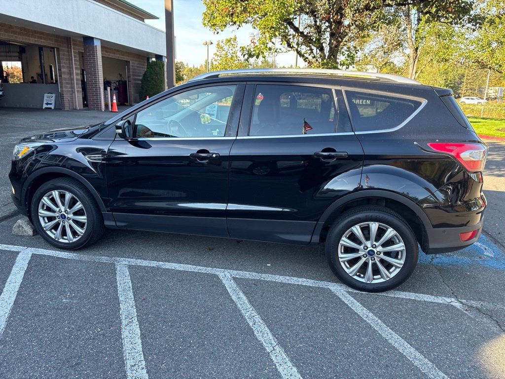 Used 2017 Ford Escape Titanium w/ Canadian Touring Package AWD/4WD image 6