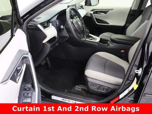 Used 2021 Toyota RAV4 XLE image 14