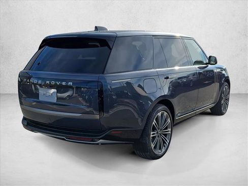 New 2025 Land Rover Range Rover Long Wheelbase SE image 5