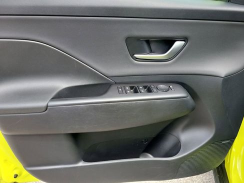 Used 2024 Hyundai Kona Limited FWD image 18