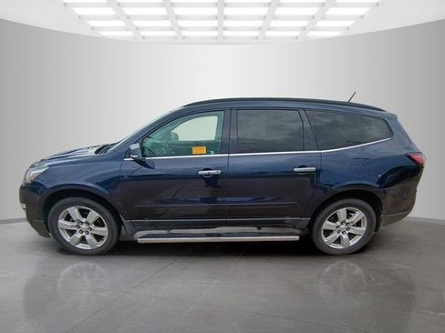 Used 2017 Chevrolet Traverse LT w/ Style and Technology Package FWD image 5