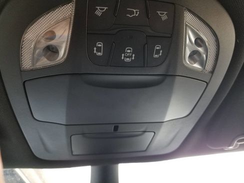 Used 2025 Chrysler Voyager LX FWD image 37