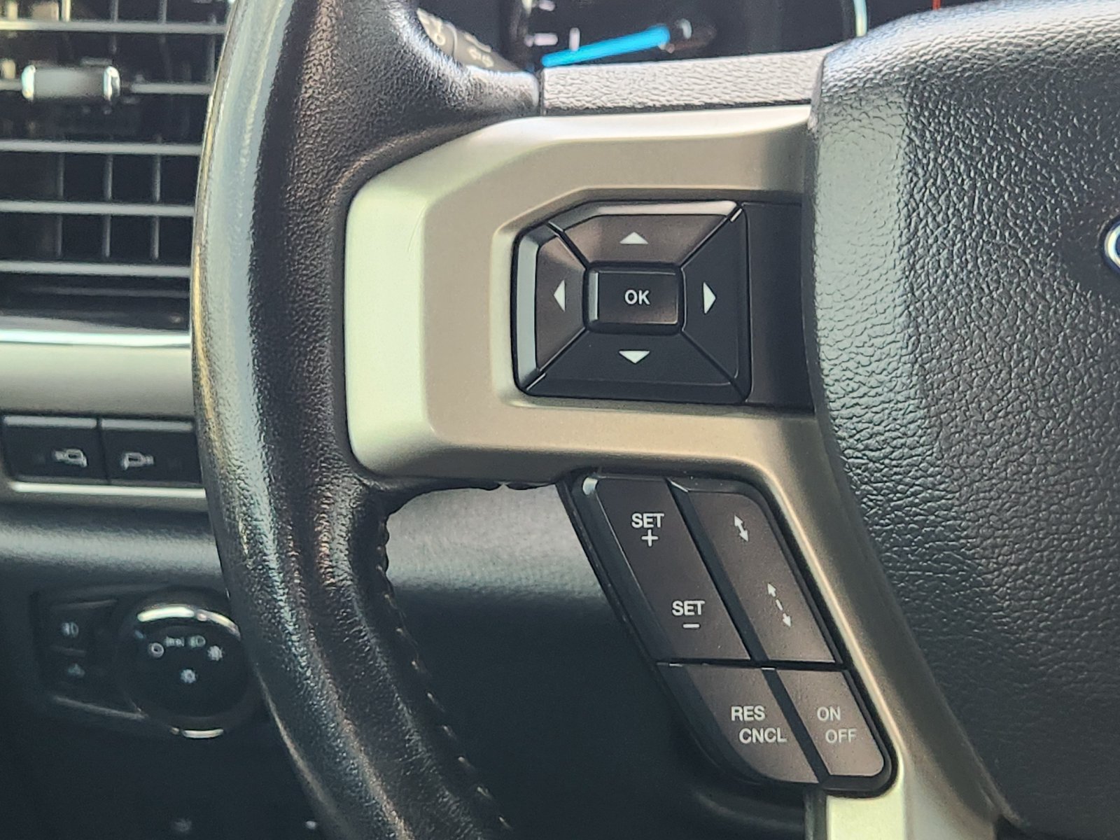 Used 2022 Ford F450 Lariat w/ Lariat Ultimate Package AWD/4WD image 28