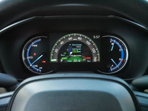 Certified 2025 Toyota RAV4 LE image 21