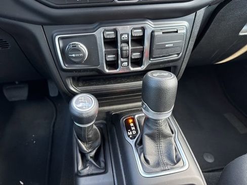 Used 2021 Jeep Wrangler Unlimited Sport image 10