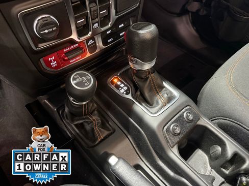 Used 2023 Jeep Gladiator Mojave AWD/4WD image 16