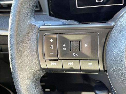 Certified 2025 Nissan Kicks SV image 18