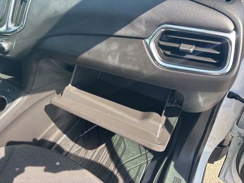 Used 2023 Chevrolet Equinox LT image 43