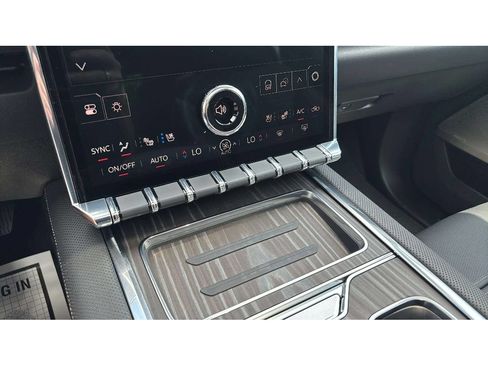 Used 2025 GMC Sierra EV Denali AWD/4WD image 27