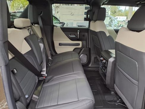 New 2026 GMC Hummer EV 4x4 Crew Cab image 7