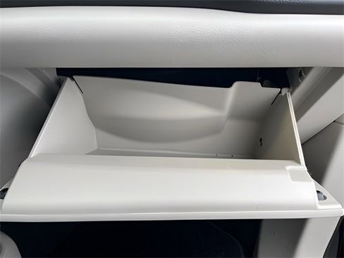 Used 2024 Chrysler Pacifica Touring-L image 65